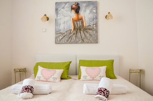 Two Bedroom Luxury Apartment in top center 30 Flat Manager Booking