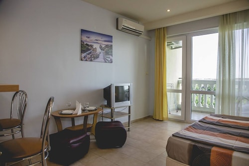 Private Studio in Planet Hotel, Sunny Beach Center 10 Flat Manager Booking