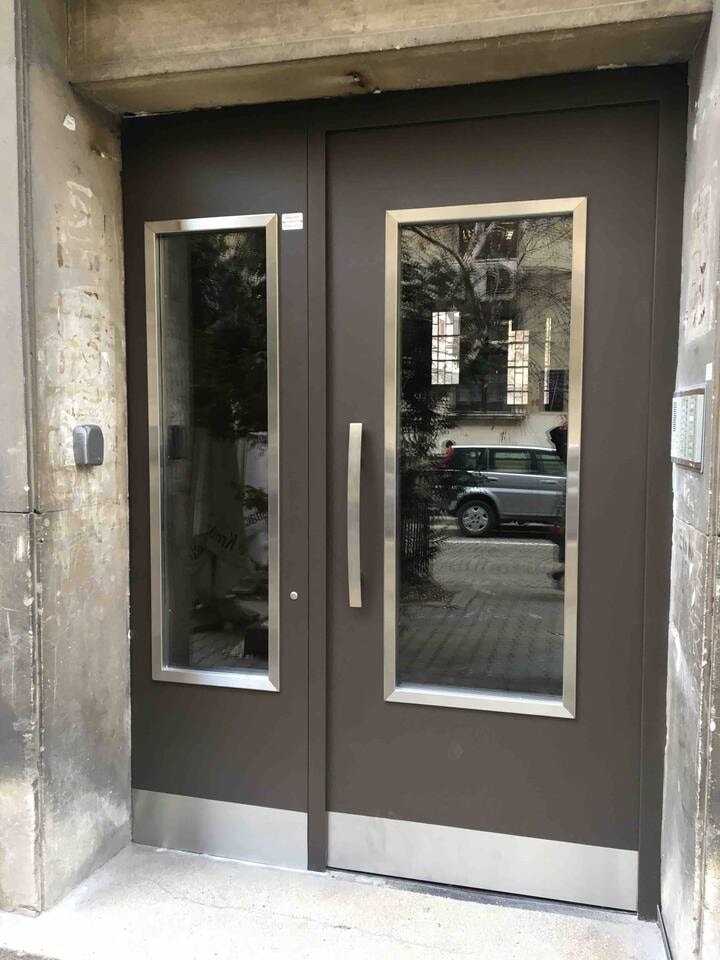 Designer, Business, Central, 1BDR Apartment 29 Flat Manager Booking