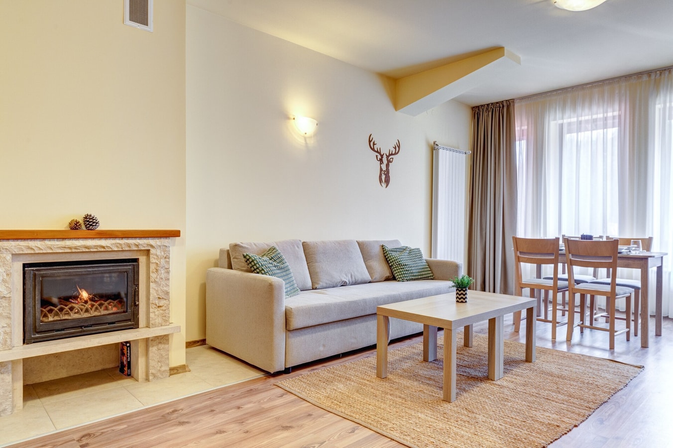 Cosy 1BD Apt w/ Free Parking and Balcony 8 Flat Manager Booking