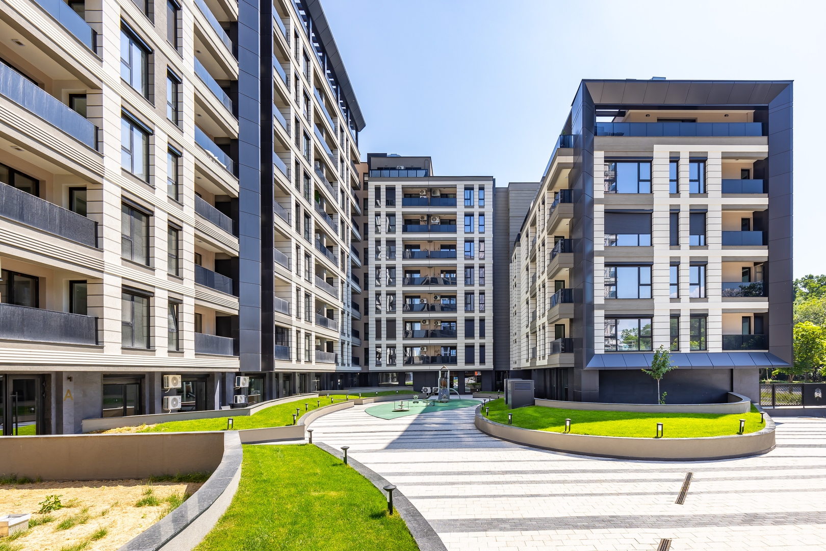 Lauta Park - 1BD with balcony 2 Flat Manager Booking