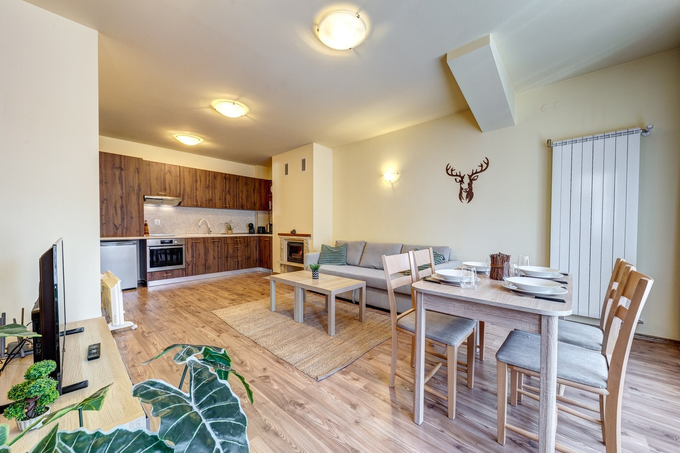 Cosy 1BD Apt w/ Free Parking and Balcony 12 Flat Manager Booking