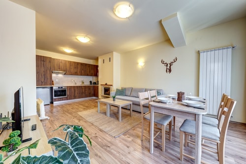 Cosy 1BD Apt w/ Free Parking and Balcony 12 Flat Manager Booking