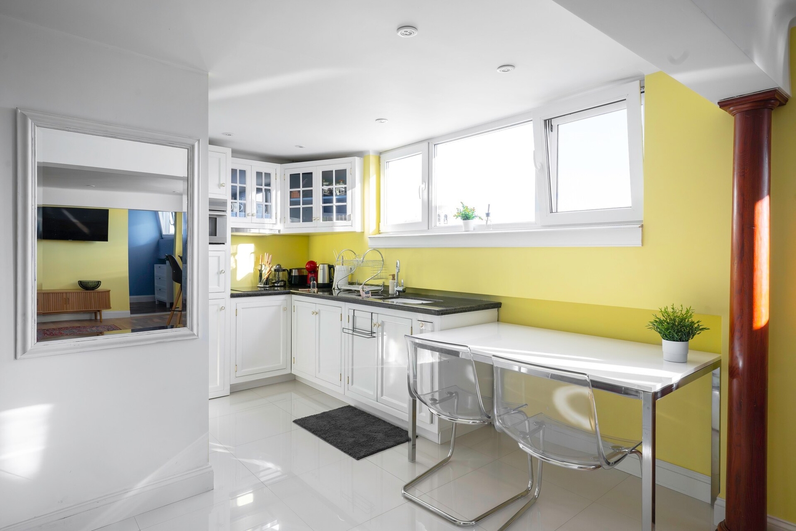 Best View in Top Center | Cozy 1-Bedroom Flat 2 Flat Manager Booking