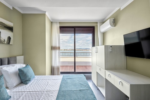 3BD Beach Paradise with a Stunning View + Parking 13 Flat Manager Booking