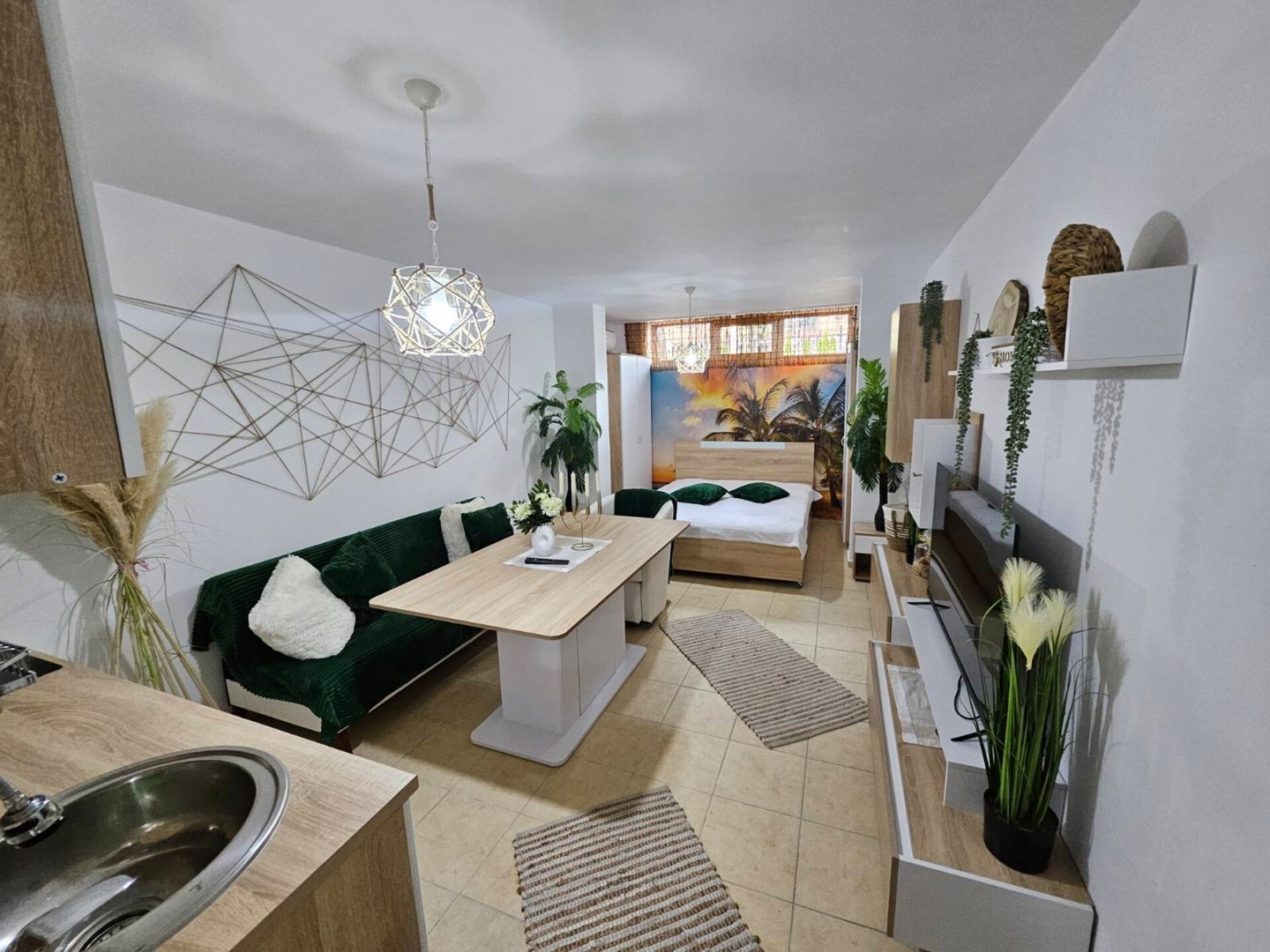 Tropical Chic Studio for Two – Ground Floor Escape 6 Flat Manager Booking