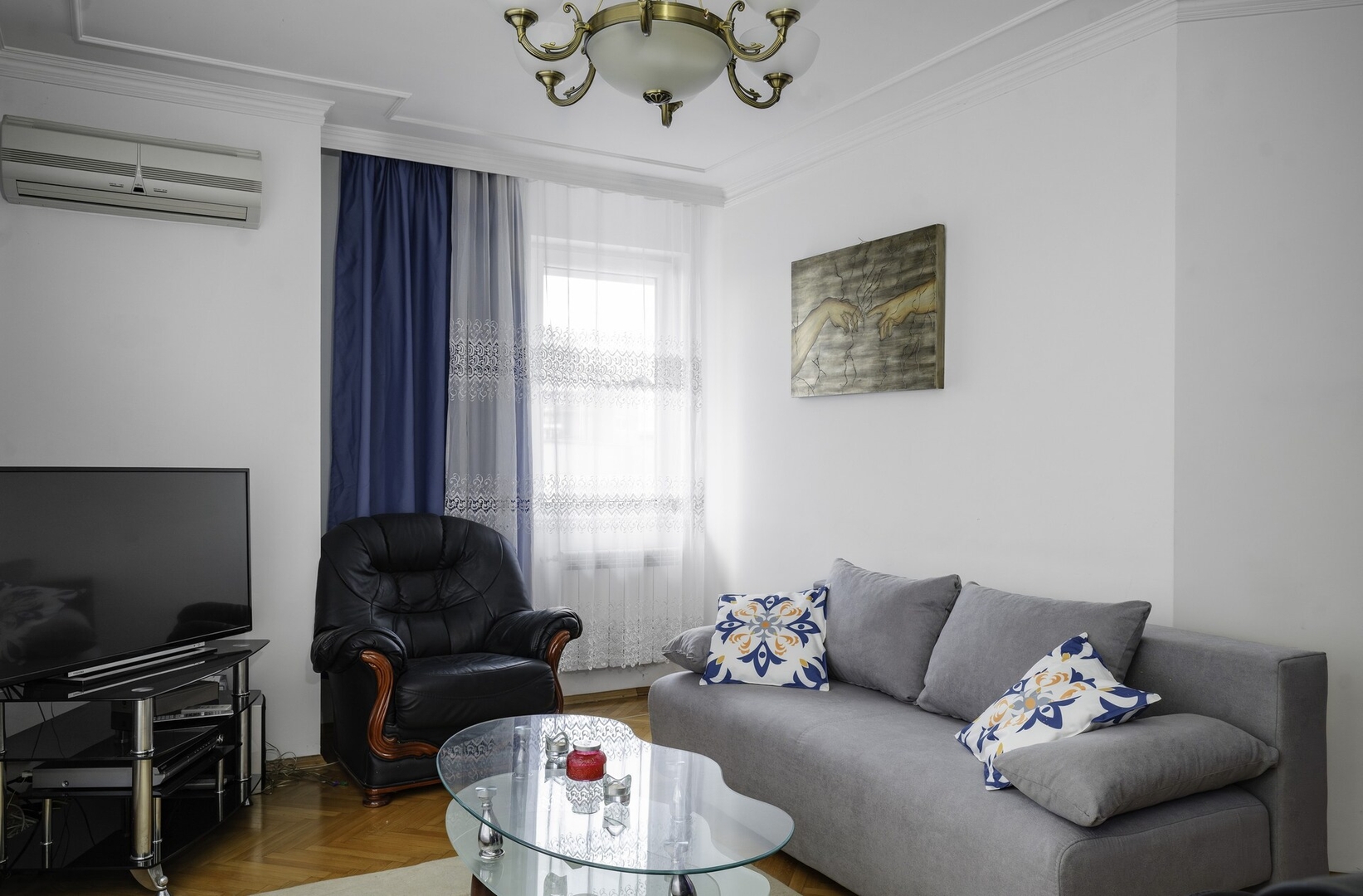 Cozy 2BD Apartment close to South Park 7 Flat Manager Booking
