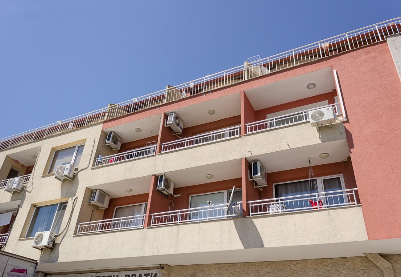 2BD Home with Parking, Working Space and Pool 25 Flat Manager Booking