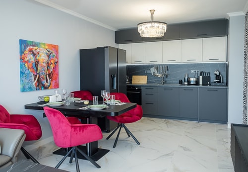 Royal View –Luxury 2BR Apartment with Sea Panorama 1 Flat Manager Booking