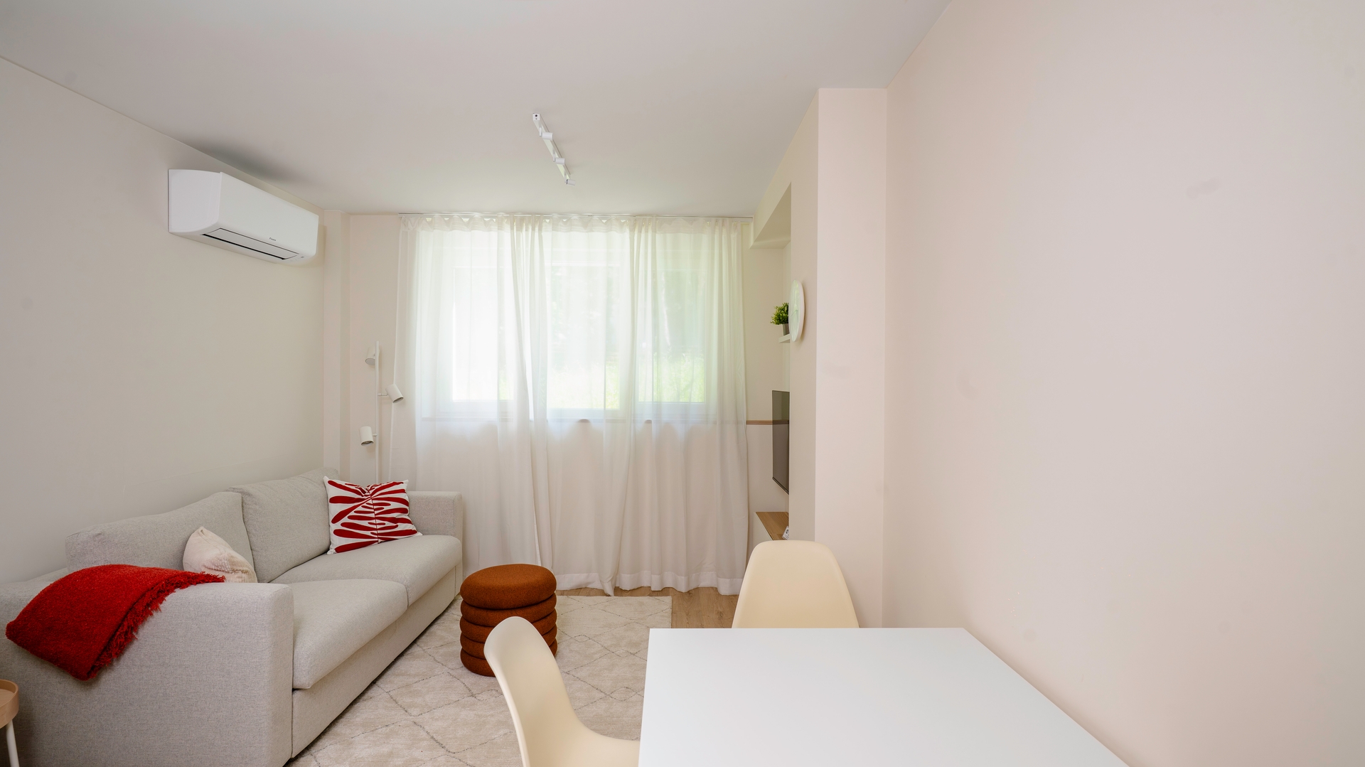 Cozy 1BD Apartment next to NDK 4 Flat Manager Booking