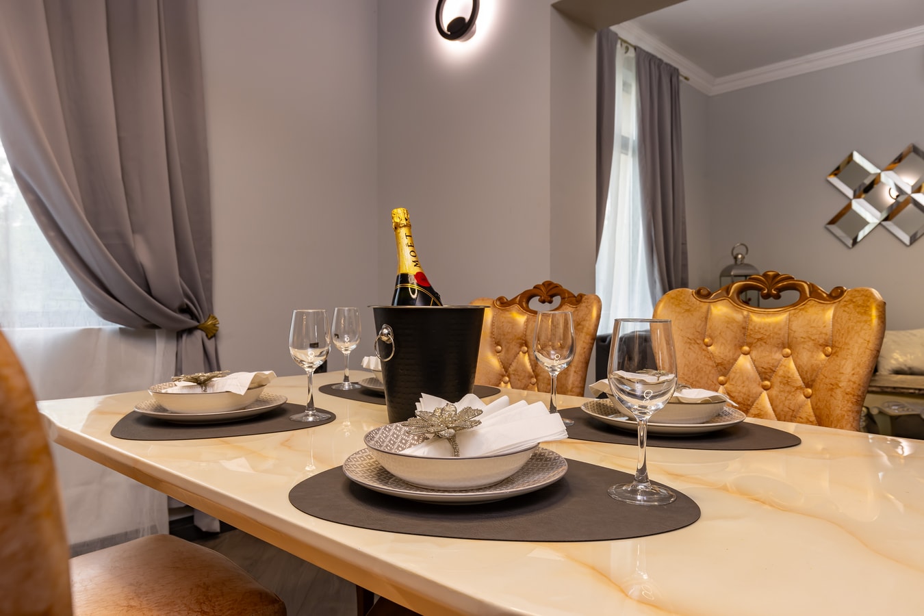 Central Apartments with Garden view - Apt No. 4 Flat Manager Booking