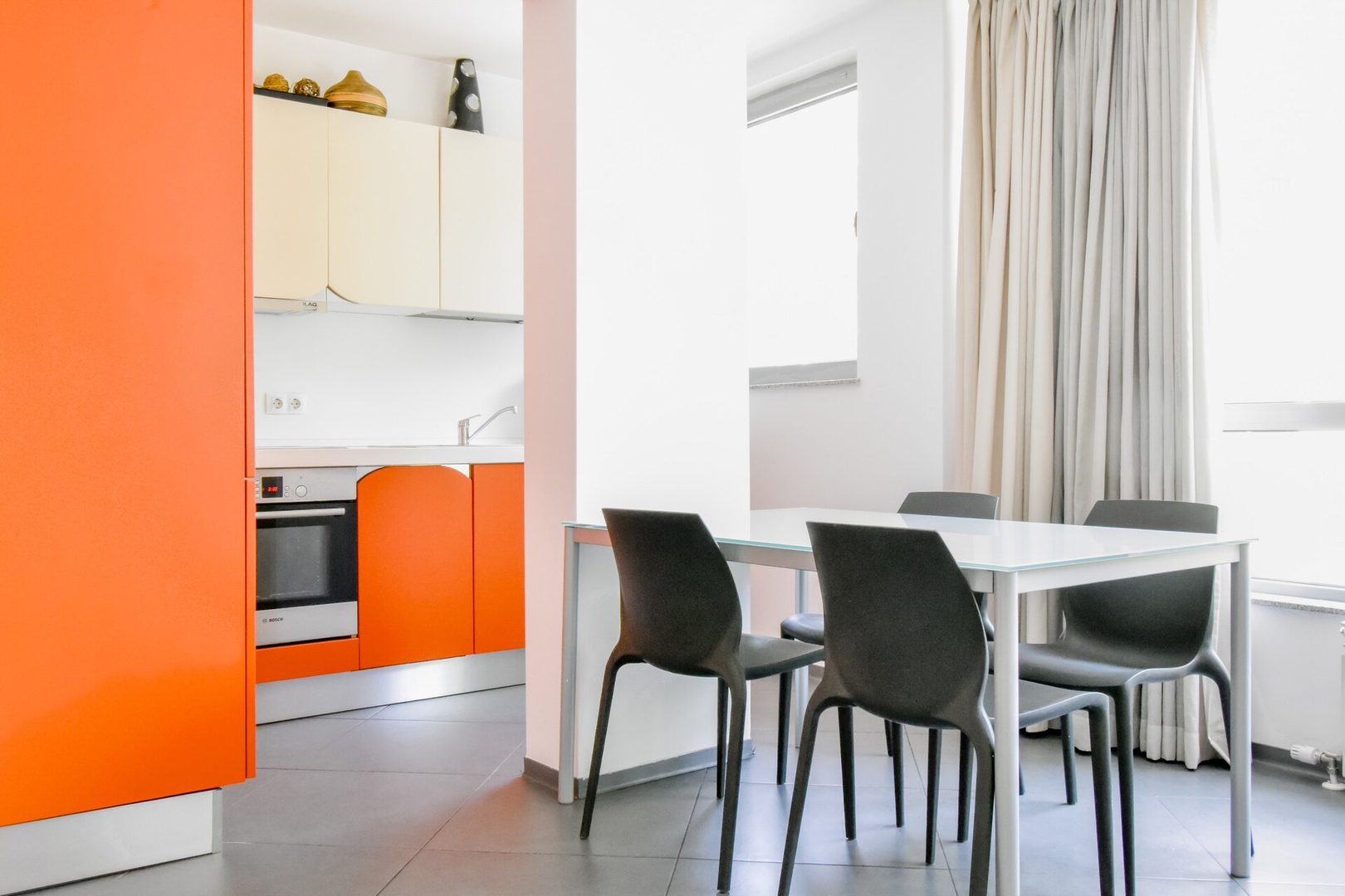 Joy Apartment – Stylish 2BD in Oborishte 6 Flat Manager Booking