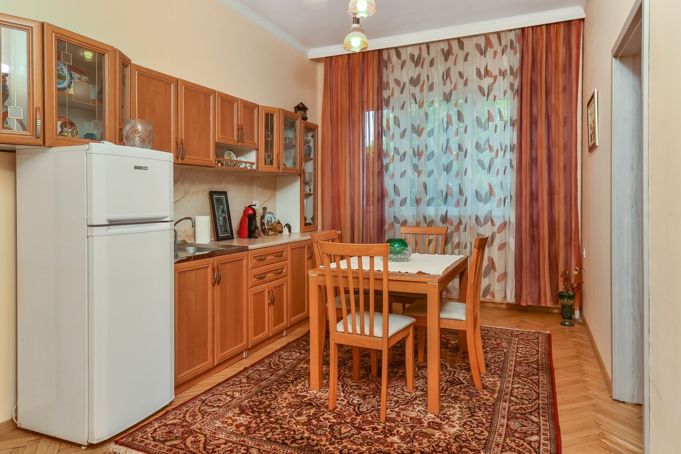 ✦ Sofia Retro ✦ Top Center 1-BDR Apartment 5 Flat Manager Booking