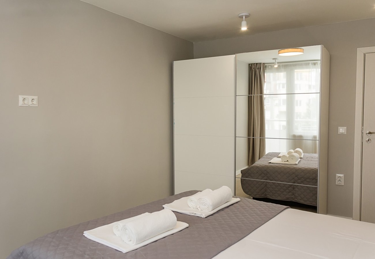 Sea Garden Varna - 2BD Flats with Desk & Balcony 17 Flat Manager Booking
