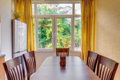 Bright retreat with Balcony & Mountain Views 4 Flat Manager Booking