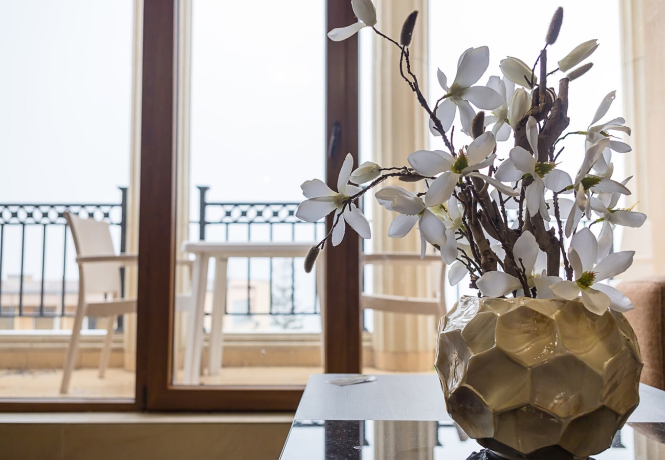 Elegant Apartment with Balcony in Argisht Palace 11 Flat Manager Booking