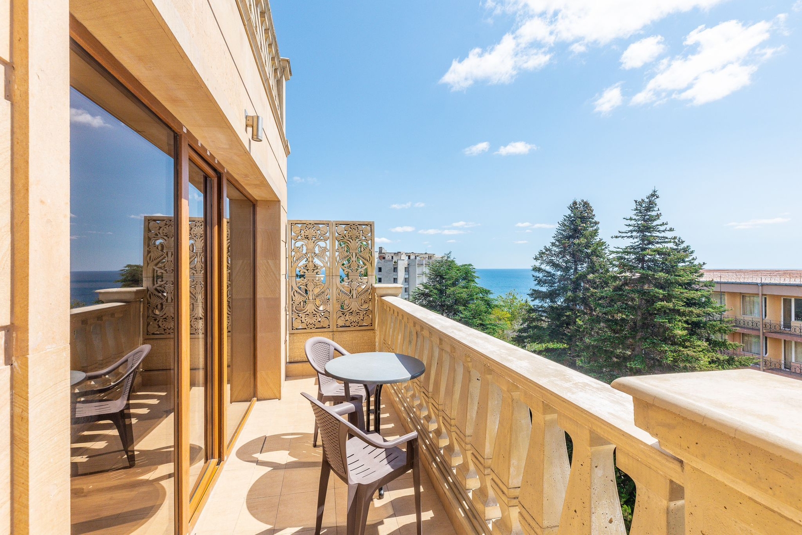 Elegant Apartment with Balcony in Argisht Palace 0 Flat Manager Booking