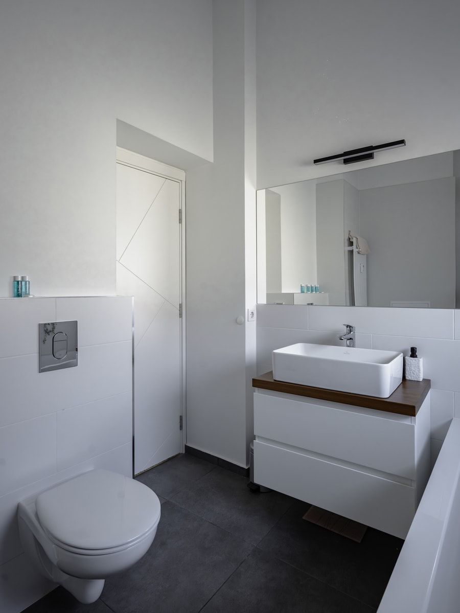 Luminous Central Retreat Spacious 2BD Apartment 40 Flat Manager Booking