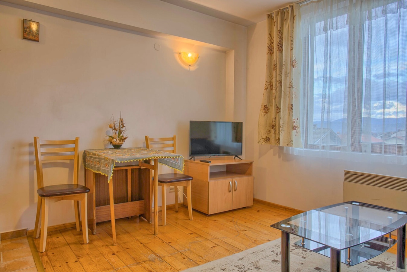 Cozy Colorful Studio at the foot of the Mountain 1 Flat Manager Booking