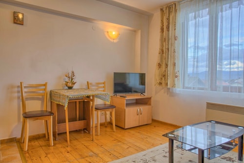 Cozy Colorful Studio at the foot of the Mountain 1 Flat Manager Booking