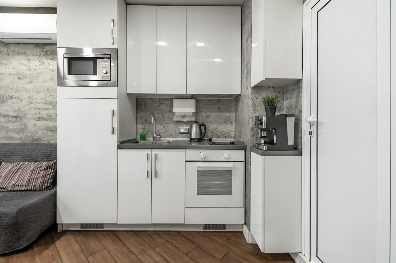 Luxury Studio Silver 5 Flat Manager Booking