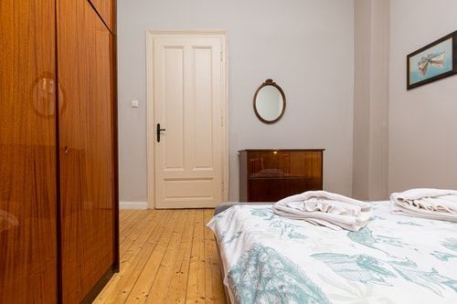 The Old Town Vintage 2-Bedroom Jewel 25 Flat Manager Booking