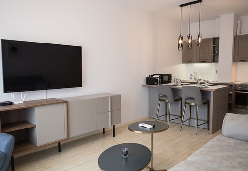 Moonlight Terrace – Panoramic Views, Luxe Comfort 8 Flat Manager Booking