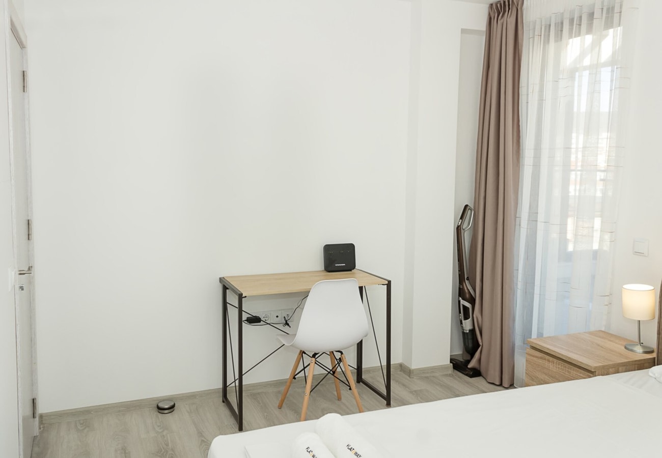 Modern Haven in Varna : Retreat with Chic Ambiance 5 Flat Manager Booking