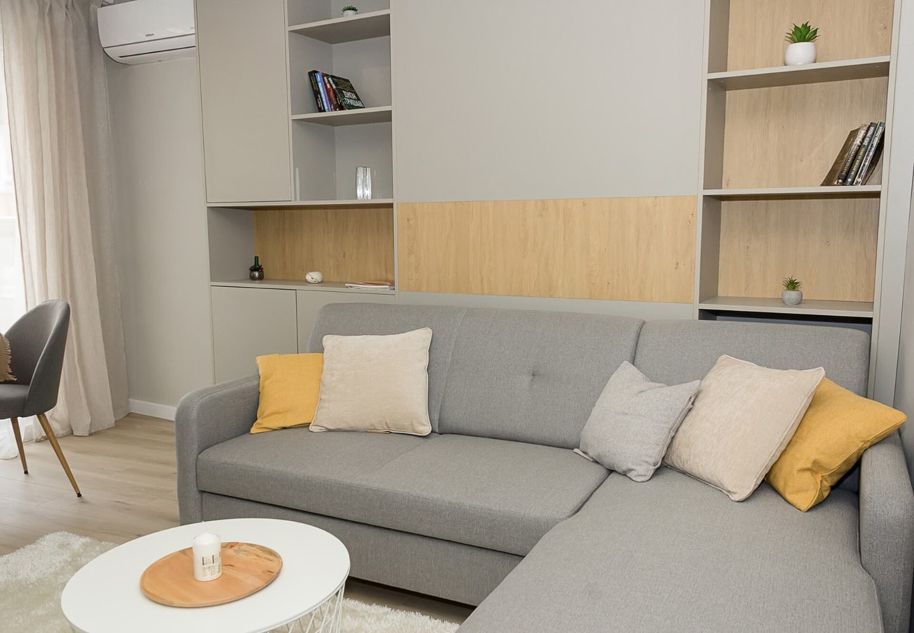 Sea Garden Varna - 2BD Flats with Desk & Balcony 6 Flat Manager Booking