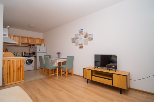 Spacious 2BD Apartment - Walk to City Center 14 Flat Manager Booking