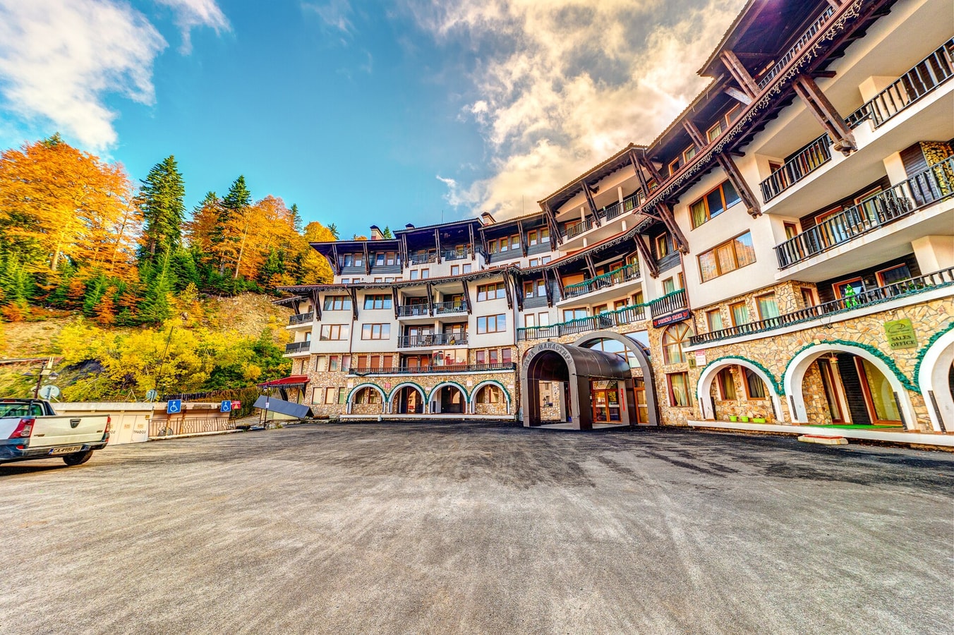 PAMPORO Yanica Grand Monastery 5A10, 1BD · Ski Slope Getaway at Grand Monastery 3 Flat Manager Booking