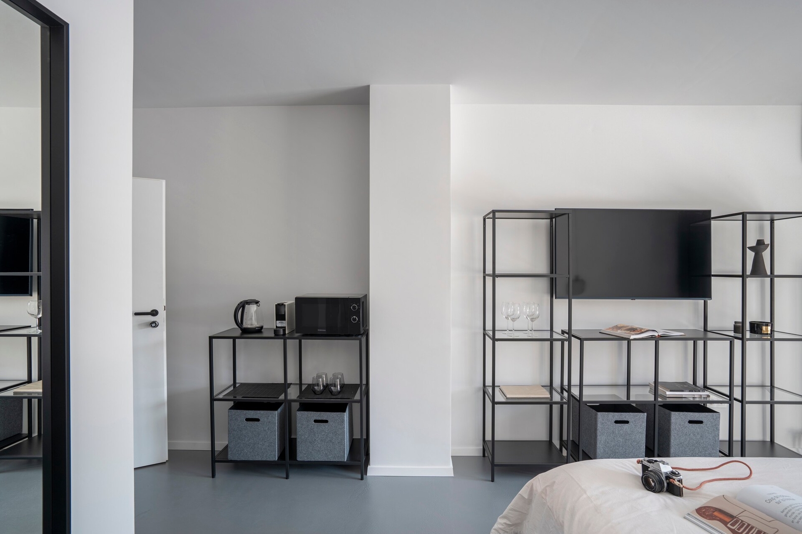 Aviva City Stay – Noir Studio 4 Flat Manager Booking