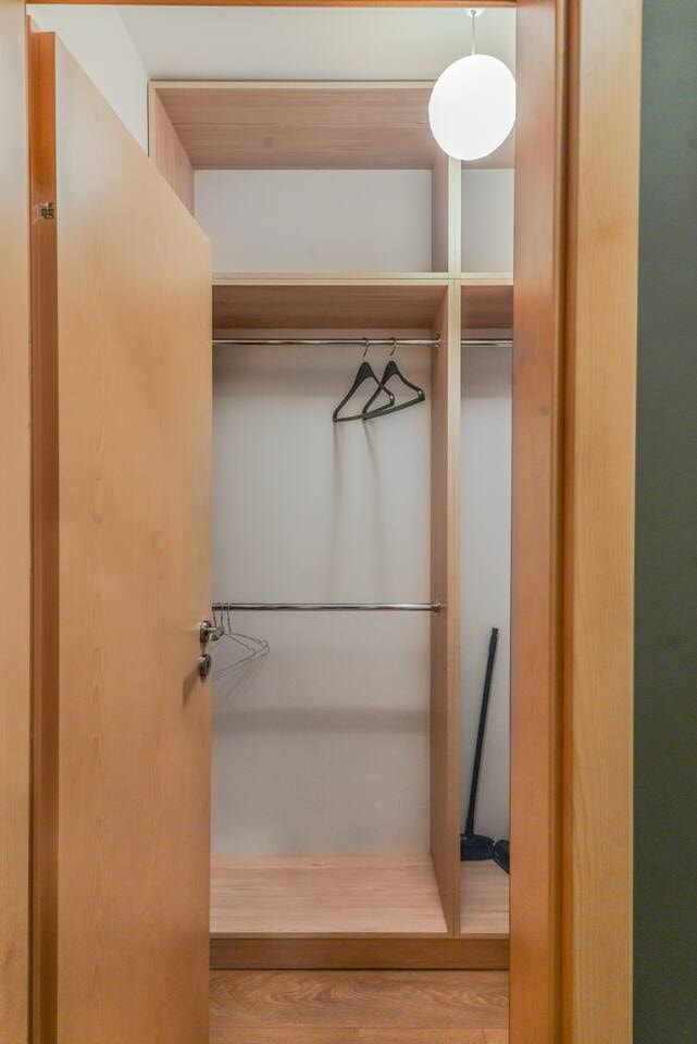 The Spot - fully equipped, central, modern studio 20 Flat Manager Booking
