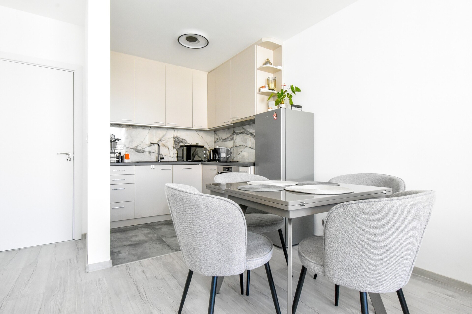 Crème Lux – Elegant 1-BD in Manastirski Livadi 3 Flat Manager Booking