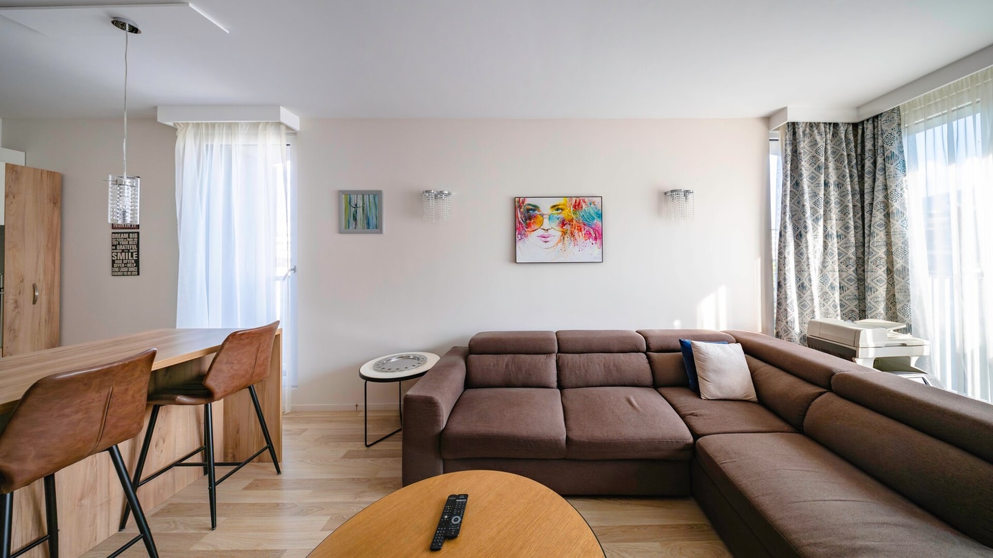 Nadya Ralevitsa 1BD · Modern & Spacious Stay with Free Parking 8 Flat Manager Booking