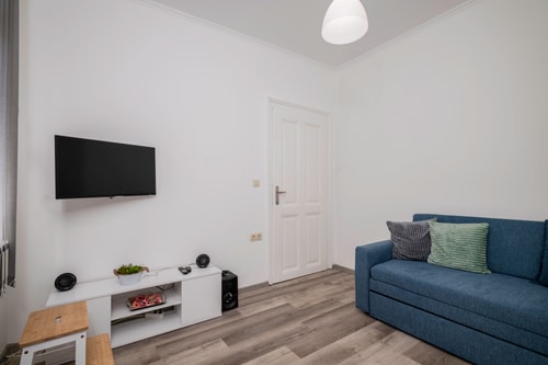 Central 1BD Next to Womens Market and Sofia's Gems 4 Flat Manager Booking