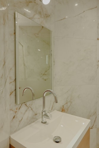 Radoslav Bacho Kiro 2BD · Elegant Escape: High Ceilings, Balcony & Piano 19 Flat Manager Booking