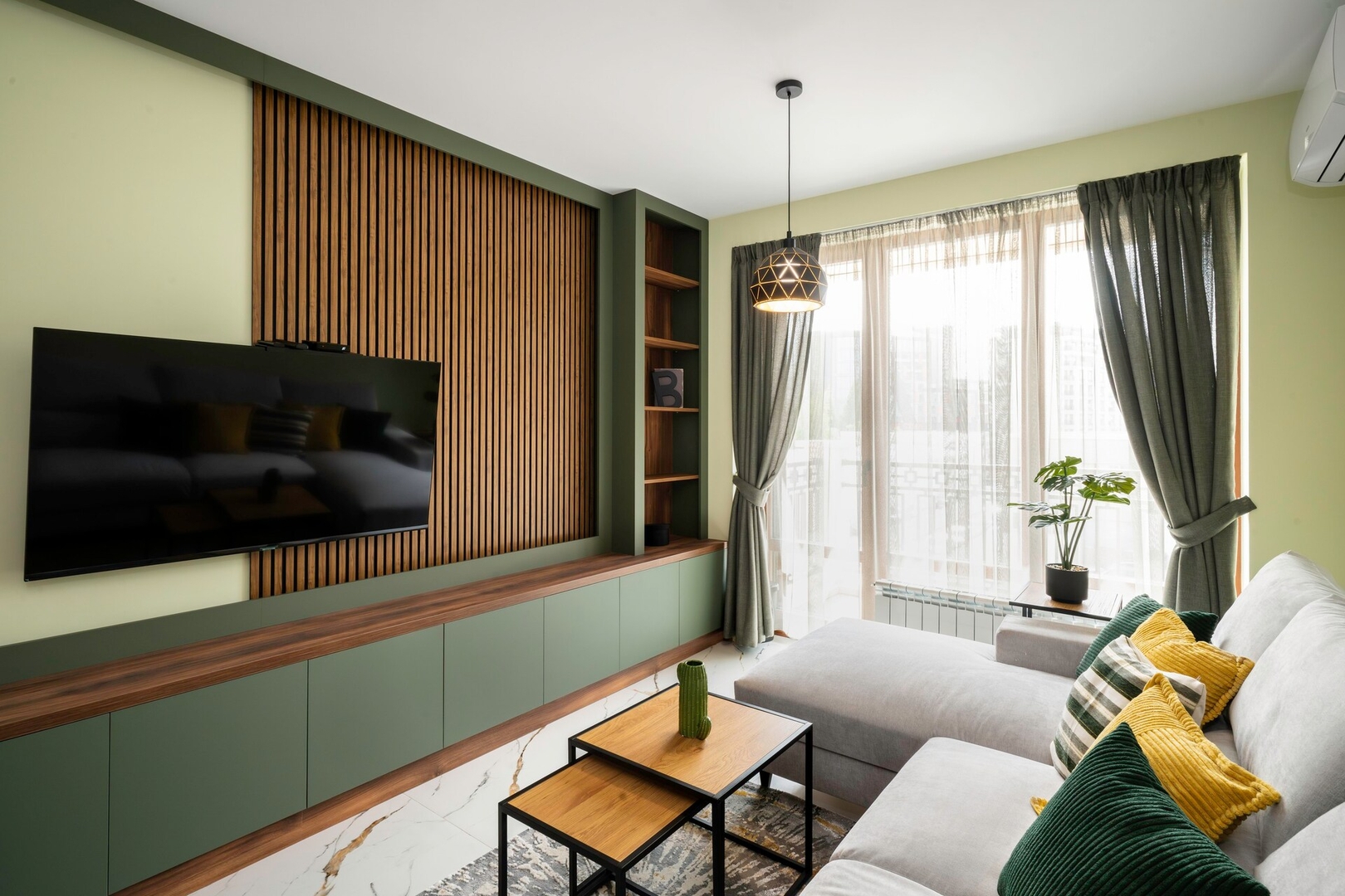 Stylish Urban Haven with Dedicated Parking Spot 0 Flat Manager Booking