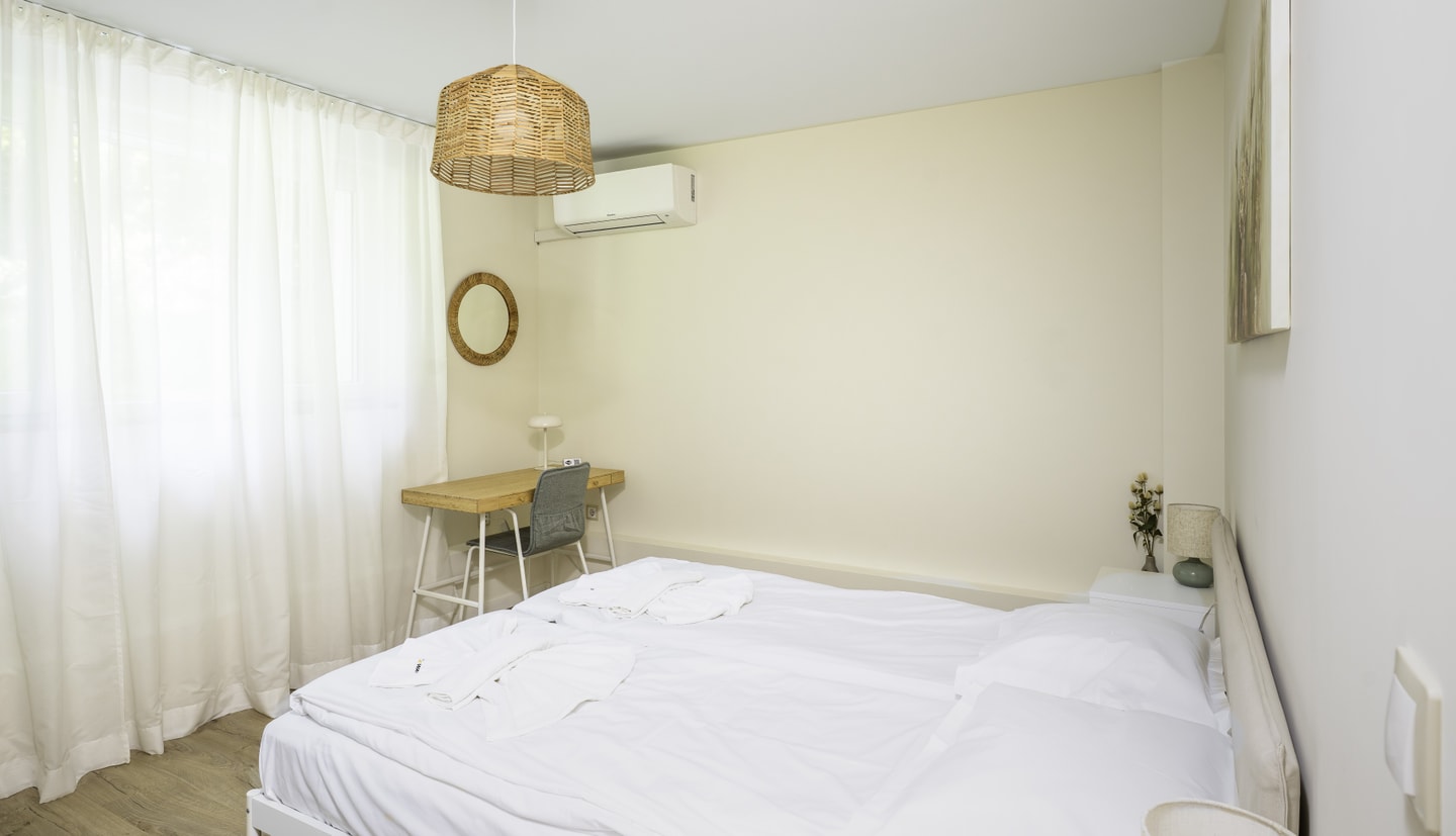Cozy 1BD Apartment next to NDK 19 Flat Manager Booking