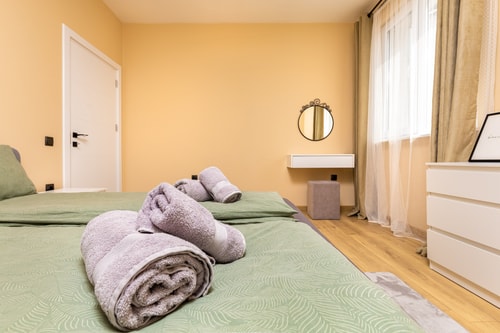 -City Haven Retreat- Elegant 2BD on Bulgaria Blv 7 Flat Manager Booking