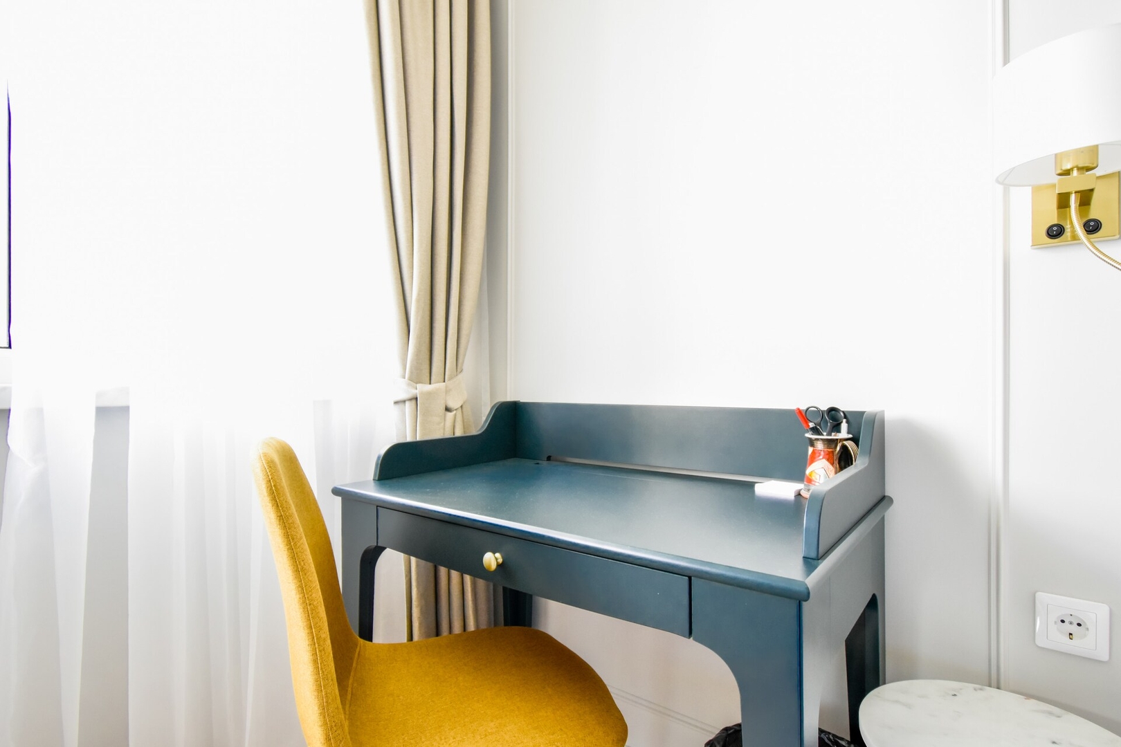Stylish 2BD with Balcony & Desk near Vitosha Blvd 11 Flat Manager Booking