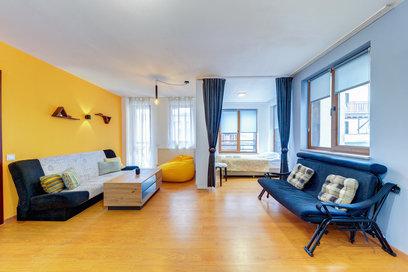 Colorful Retreat ~ 1BD next to the slopes 0 Flat Manager Booking