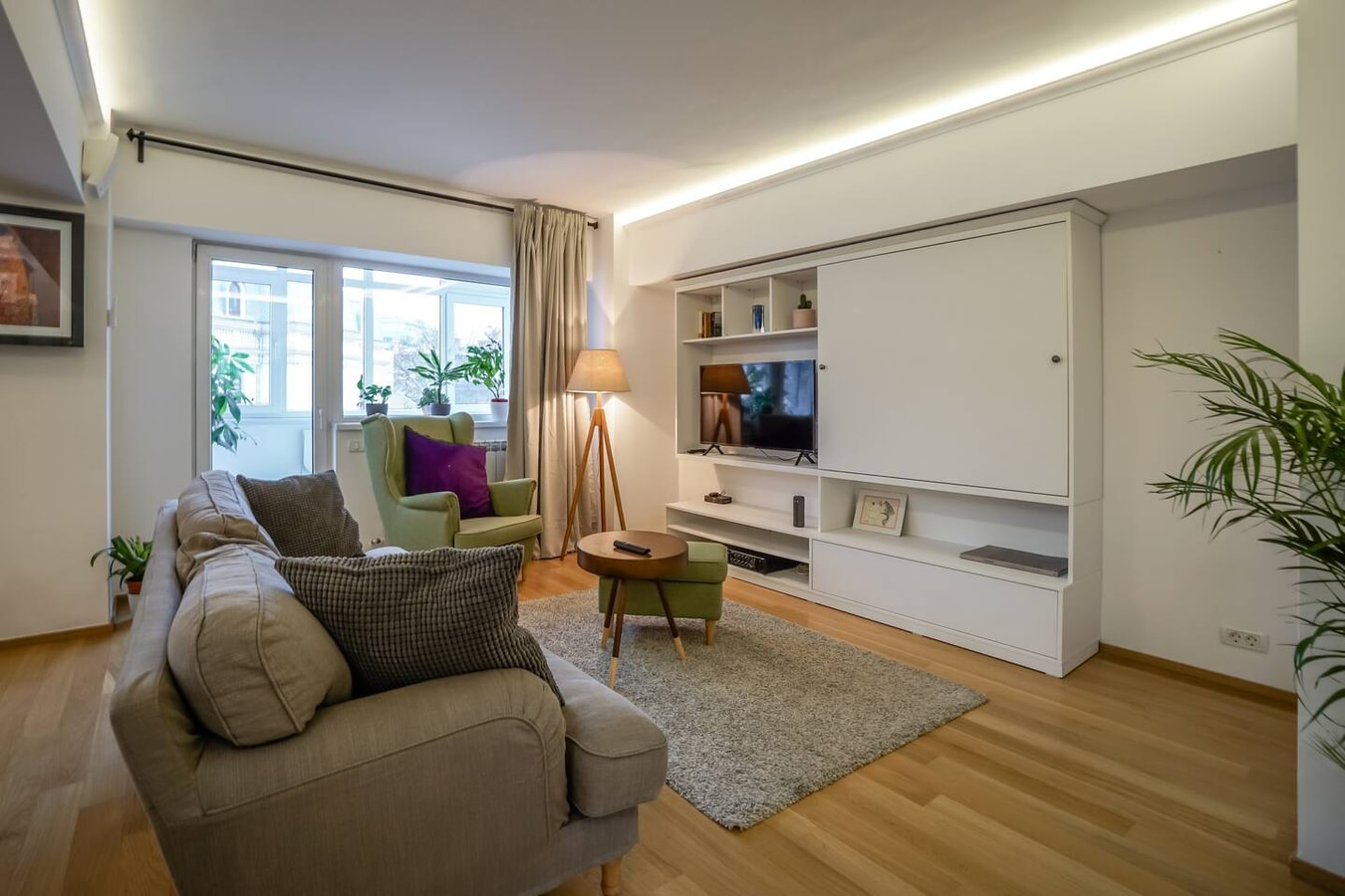 Visit Bucharest Romana Square Central Apt. - Metro Flataway