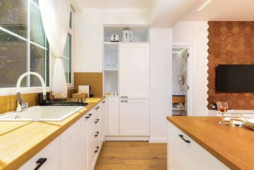 White&Grey Two 1-BD Apartments 18 Flat Manager Booking