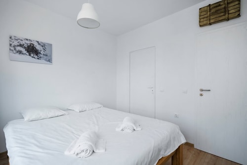 Bright and Cozy 1BD Apartment plus Desk 17 Flat Manager Booking