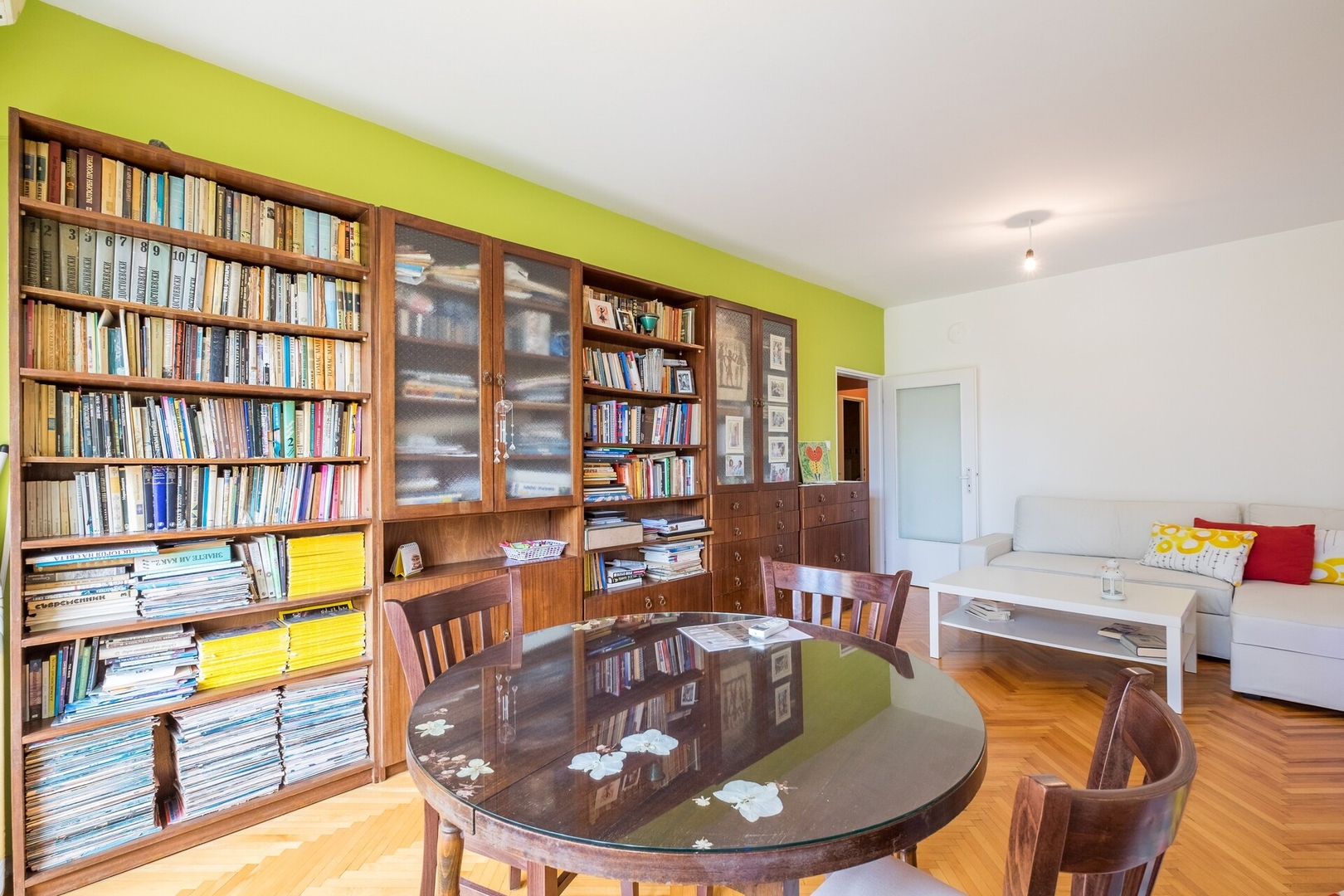 Beautiful Flat in Central Location 13 Flat Manager Booking