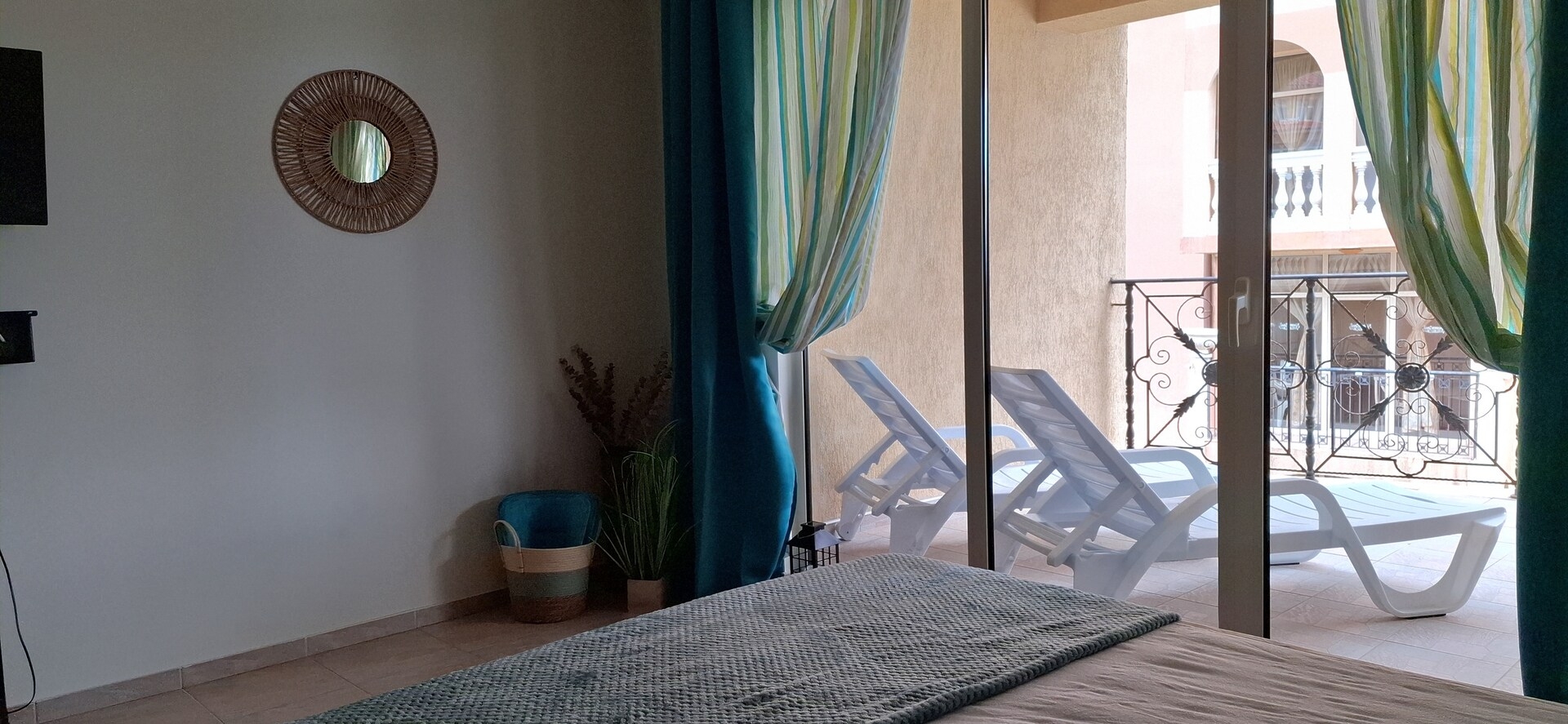 Stunning Sea View Studio in Elenite 24 Flat Manager Booking