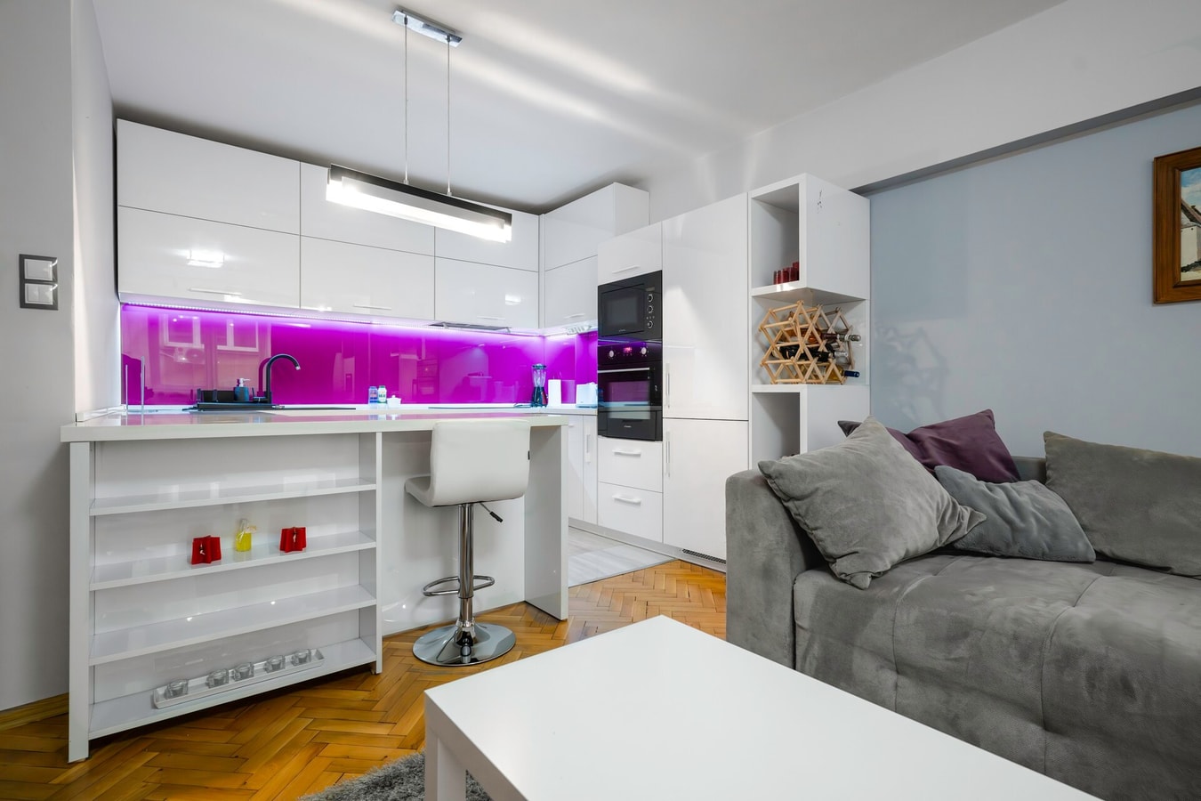 Bright & Central 1BD Flat - Dedicated Work Space 2 Flat Manager Booking
