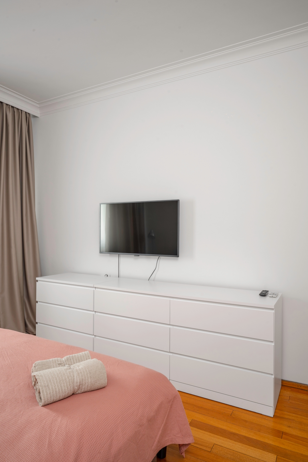 Charming 2BD Apartment in the Heart of the City 12 Flat Manager Booking