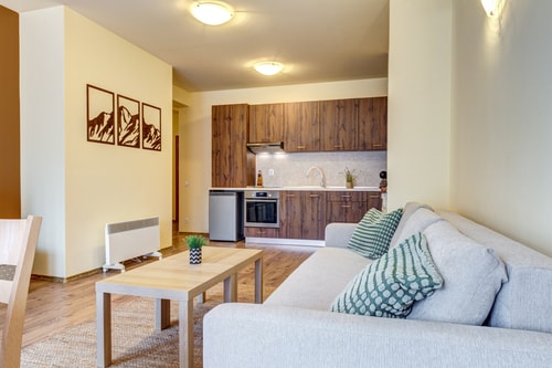 Cosy 1BD Apt w/ Free Parking and Balcony 11 Flat Manager Booking